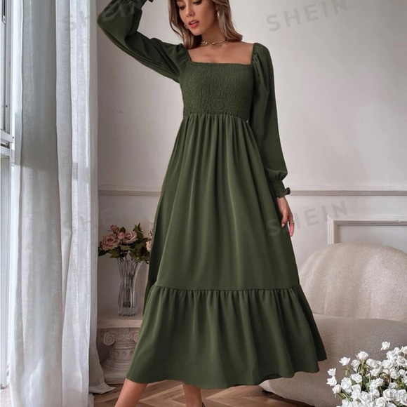 Green SunDress - Picture 5 of 8